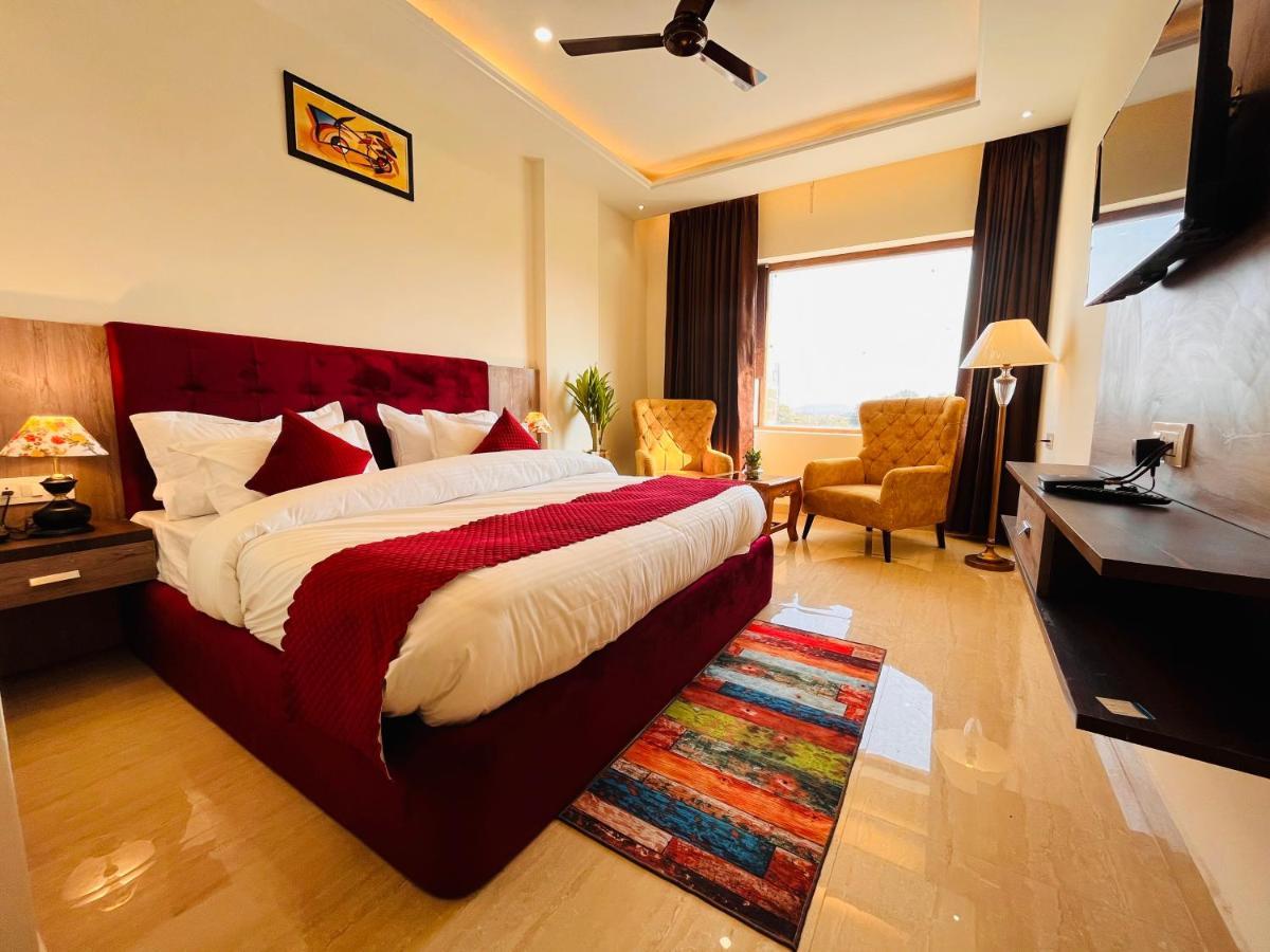 Ganges Blossam - A Four Star Luxury Hotel & Resort Haridwār Buitenkant foto