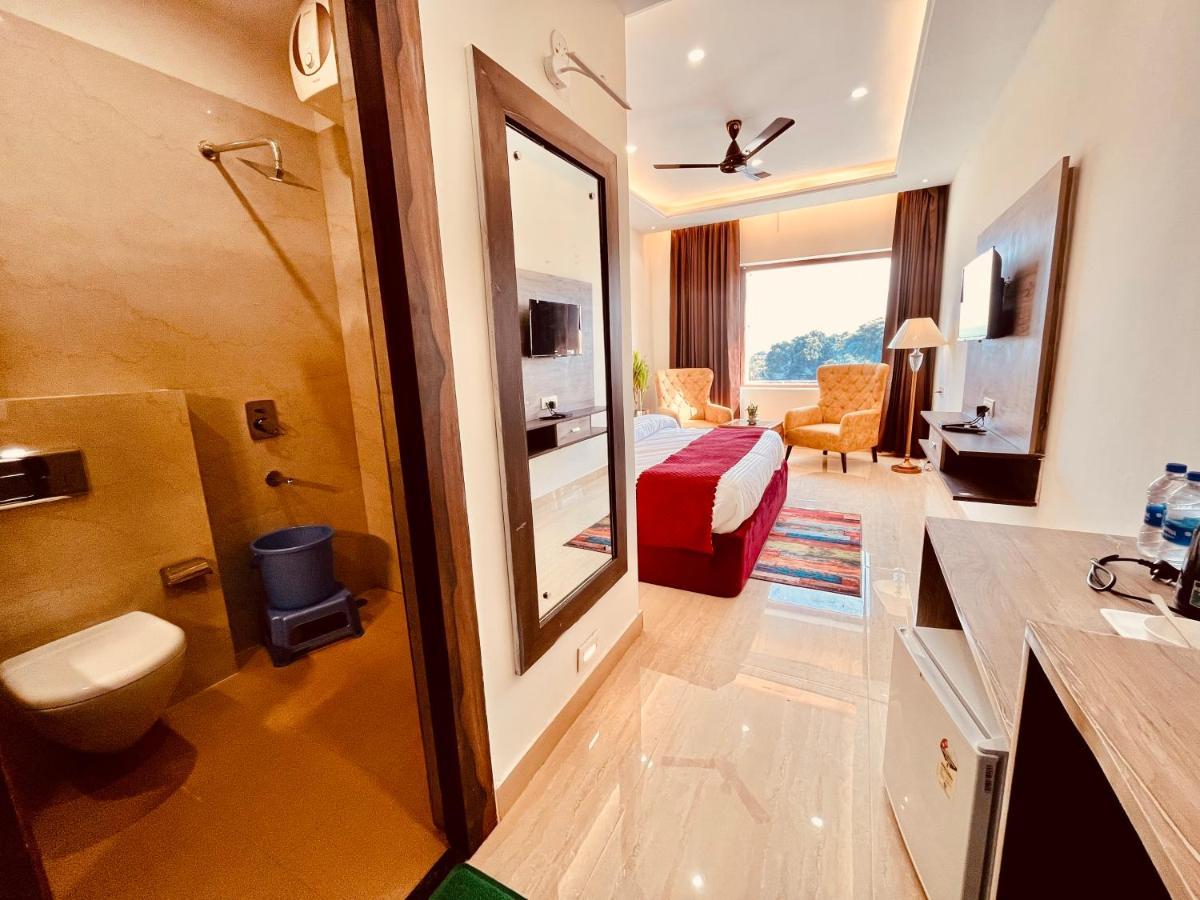Ganges Blossam - A Four Star Luxury Hotel & Resort Haridwār Buitenkant foto