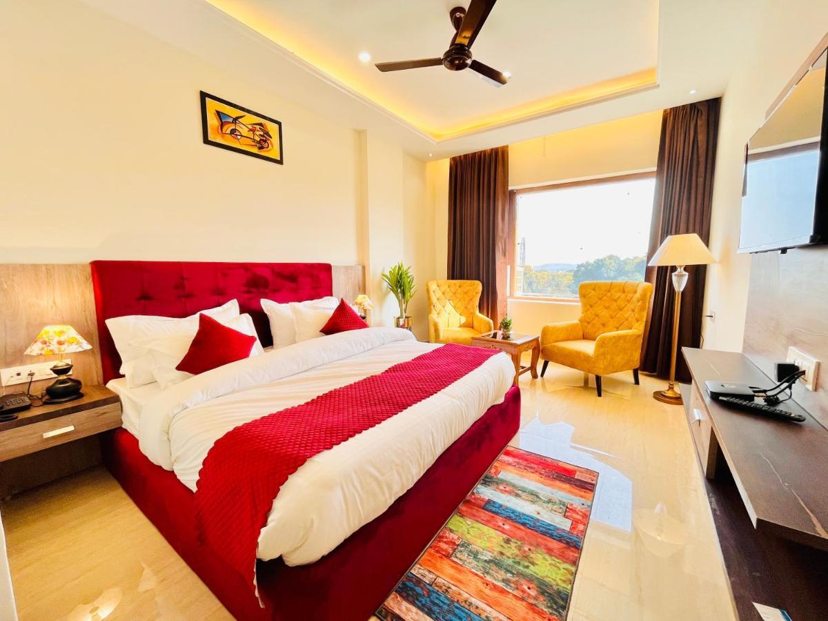 Ganges Blossam - A Four Star Luxury Hotel & Resort Haridwār Buitenkant foto